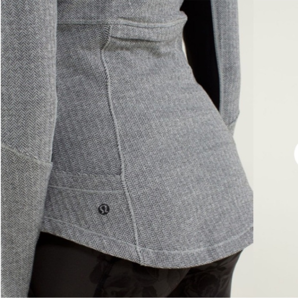 Lululemon Athletica Gray and Black Quarter-Zip Pullover - Picture 7 of 13